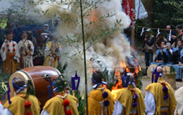 三徳山の「炎の祭典」2022