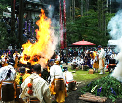 三徳山炎の祭典